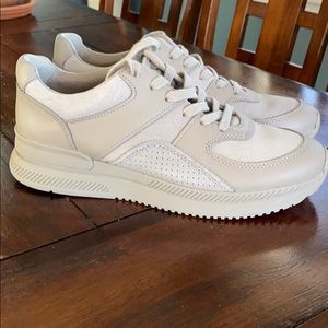 Everlane Tread - The Trainer